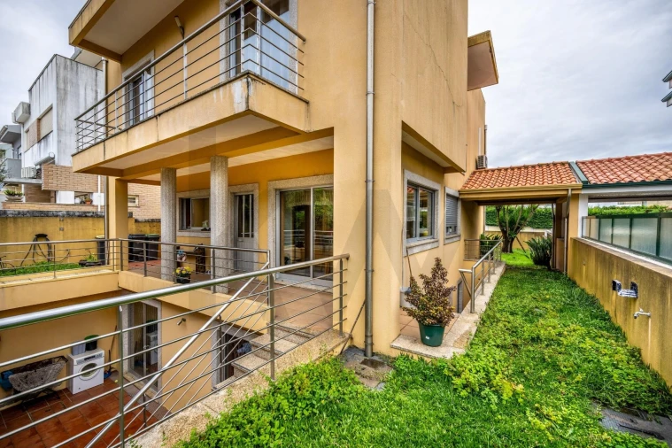 Moradia T4 para Venda em Moreira Foto 12