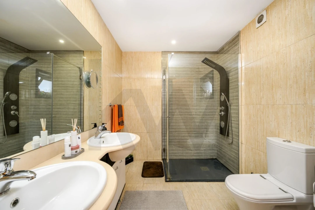 Moradia T4 para Venda em Moreira Foto 40