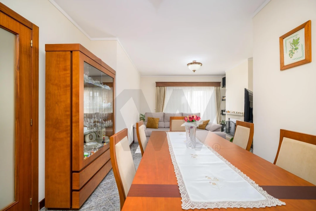 Apartamento T2 para Venda em Canelas Foto 10