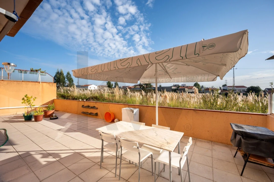 Apartamento T2 para Venda em Canelas Foto 3