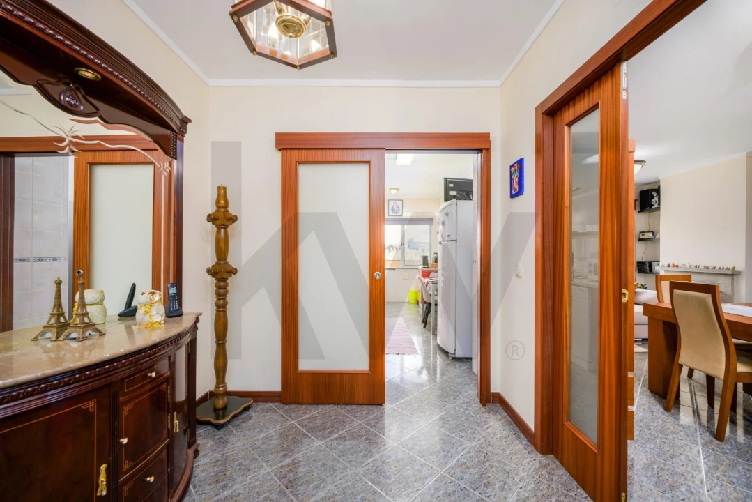 Apartamento T2 para Venda em Canelas Foto 8