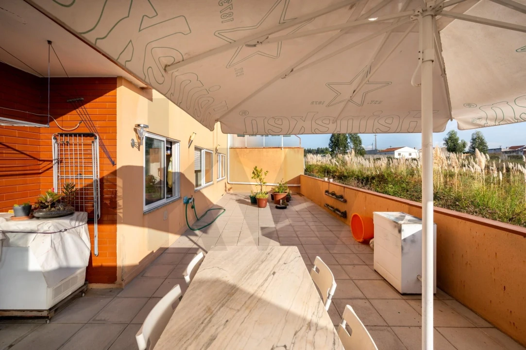 Apartamento T2 para Venda em Canelas Foto 4