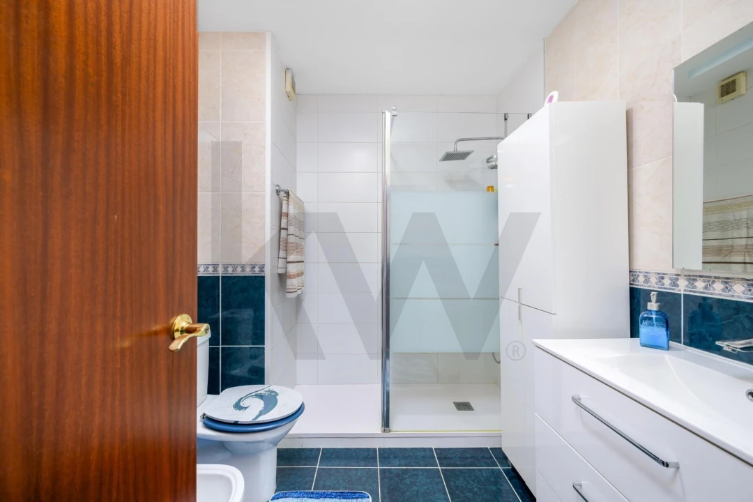 Apartamento T2 para Venda em Canelas Foto 18