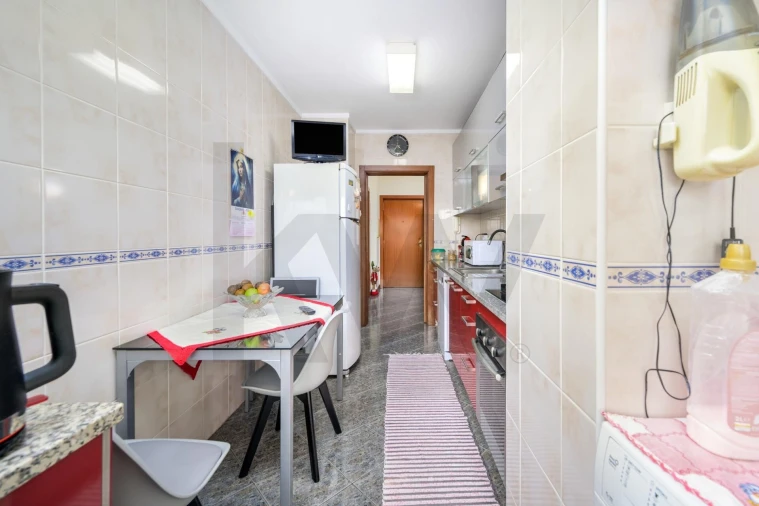 Apartamento T2 para Venda em Canelas Foto 6