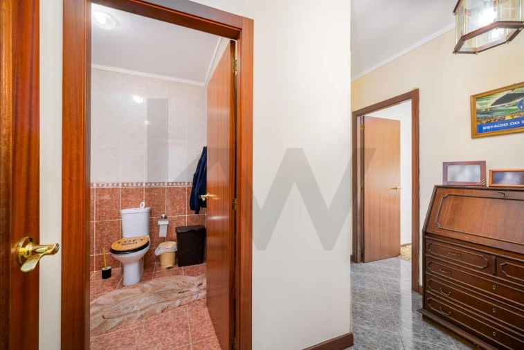 Apartamento T2 para Venda em Canelas Foto 19