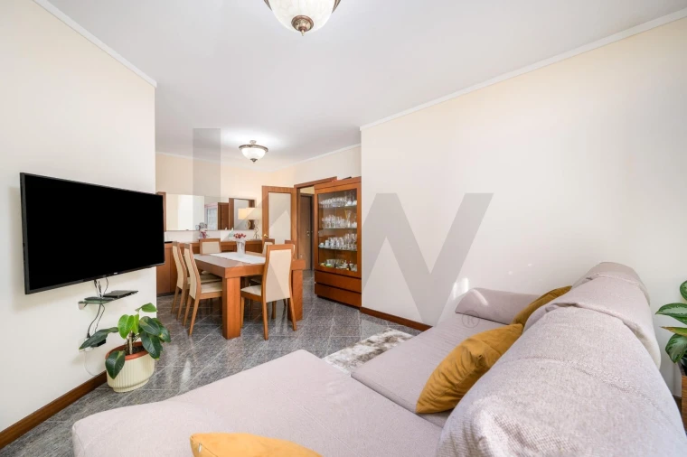 Apartamento T2 para Venda em Canelas Foto 11