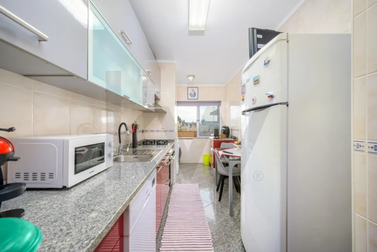 Apartamento T2 para Venda em Canelas Foto 5