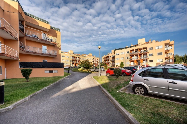 Apartamento T2 para Venda em Canelas