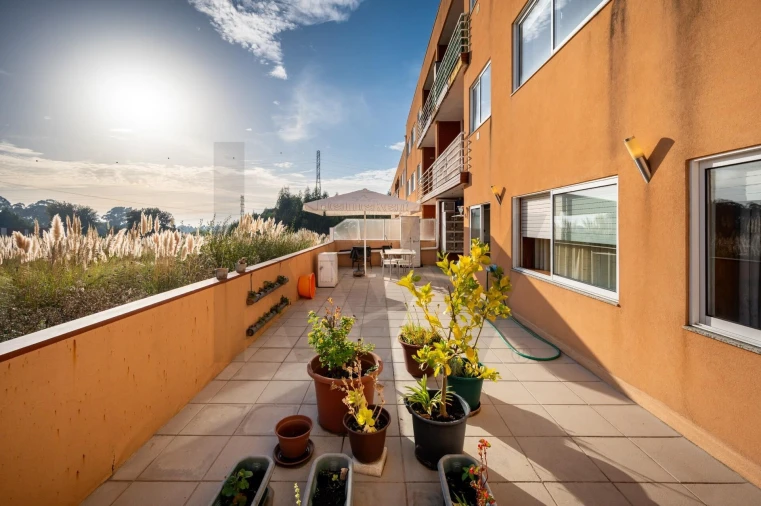 Apartamento T2 para Venda em Canelas Foto 2