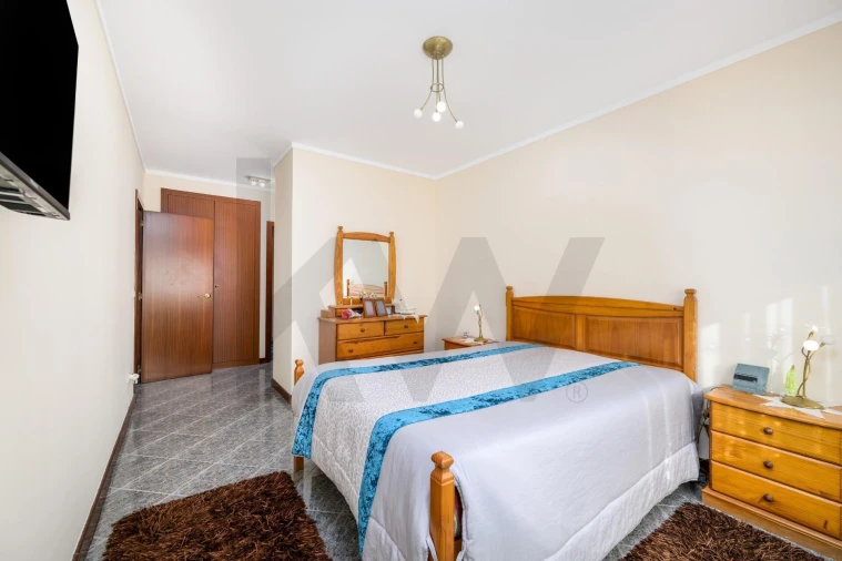 Apartamento T2 para Venda em Canelas Foto 17