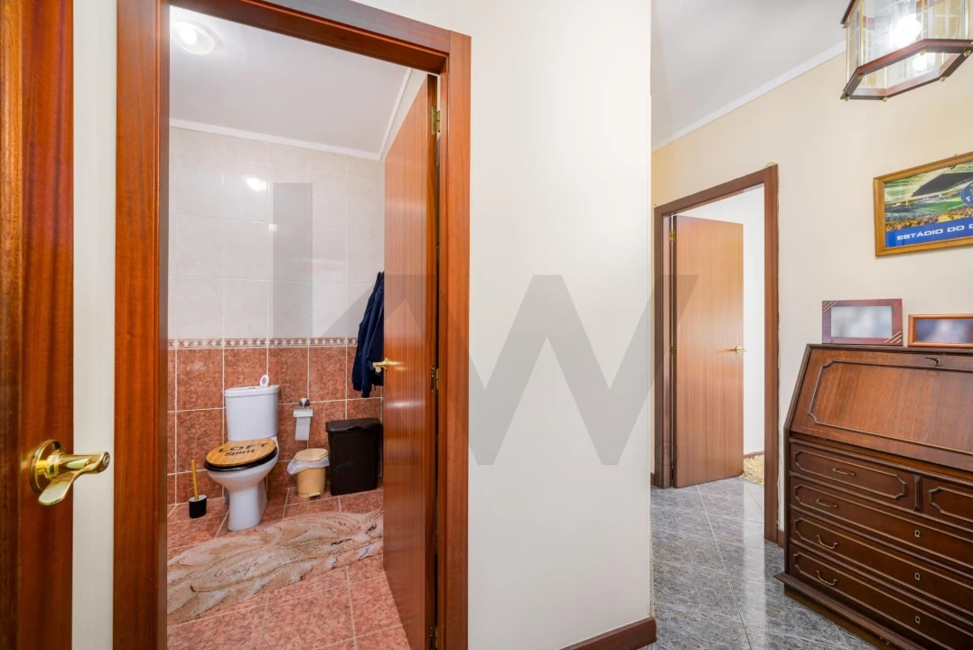 Apartamento T2 para Venda em Canelas Foto 19
