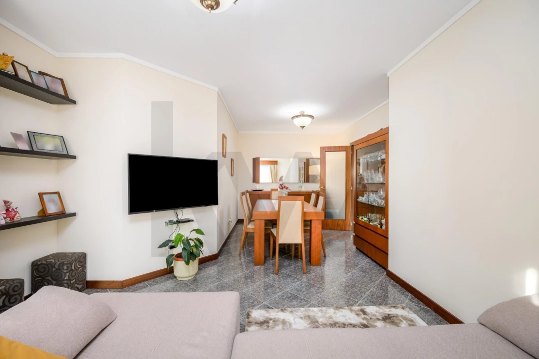 Apartamento T2 para Venda em Canelas Foto 12