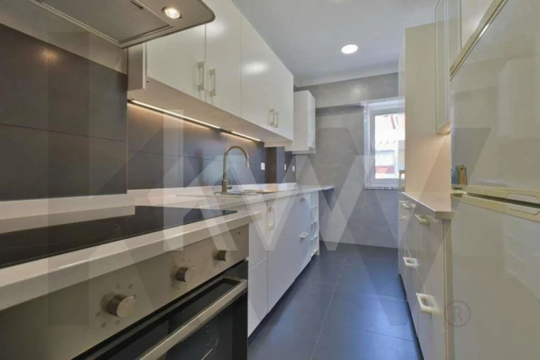 Apartamento T2 para Arrendamento em Sacavém e Prior Velho