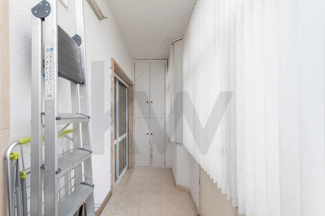 Apartamento T2 para Venda em Alfragide Foto 17