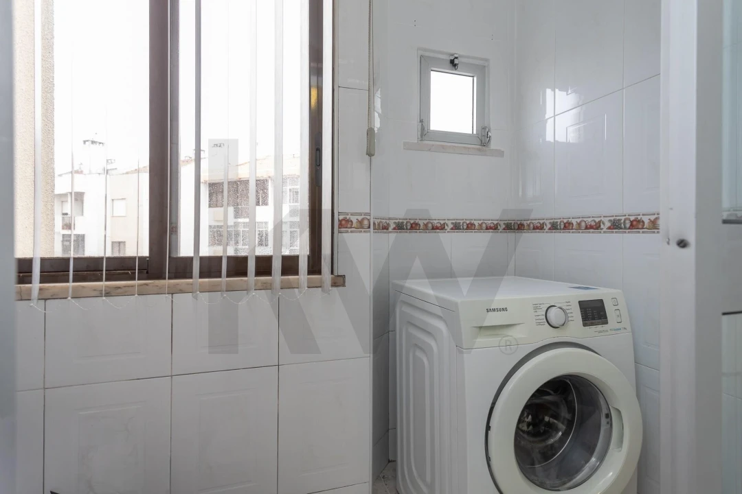 Apartamento T2 para Venda em Alfragide Foto 7