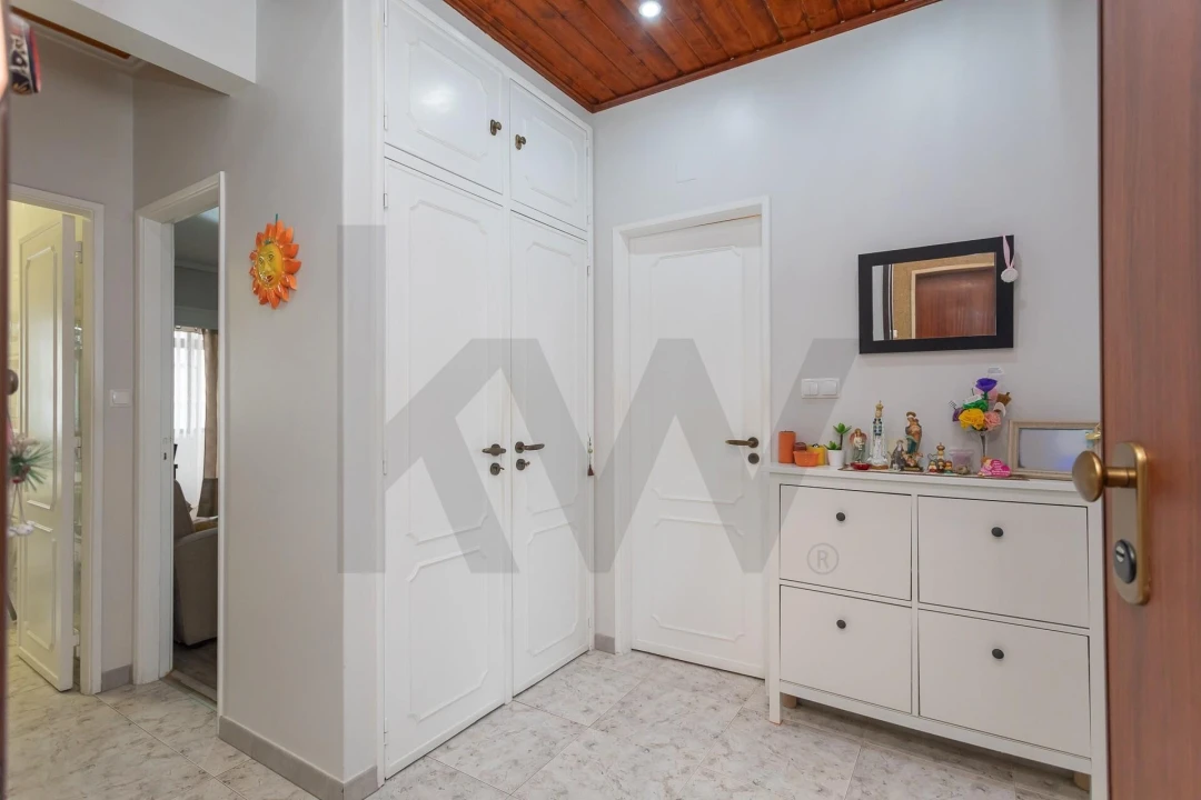Apartamento T2 para Venda em Alfragide Foto 3