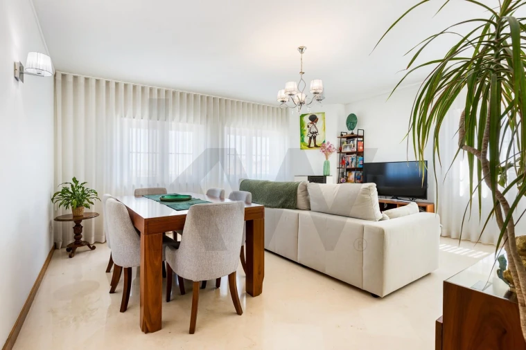 Apartamento T3 para Venda em Sacavém e Prior Velho Foto 5