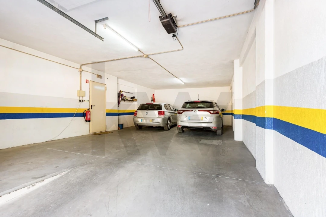 Apartamento T3 para Venda em Sacavém e Prior Velho Foto 23