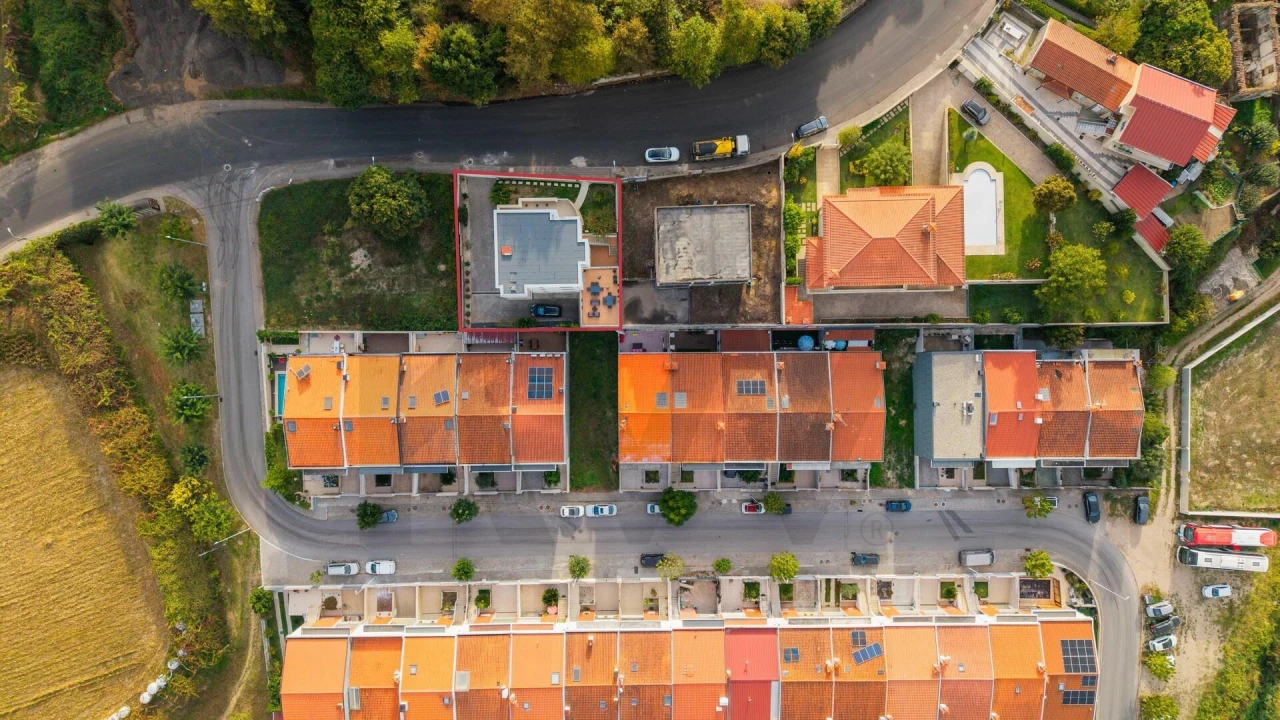 Moradia T4 para Venda em Este (São Pedro e São Mamede) Foto 1
