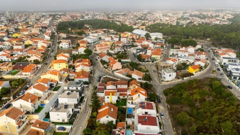 Moradia T4 para Venda em Charneca de Caparica e Sobreda
