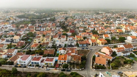 Moradia T4 para Venda em Charneca de Caparica e Sobreda