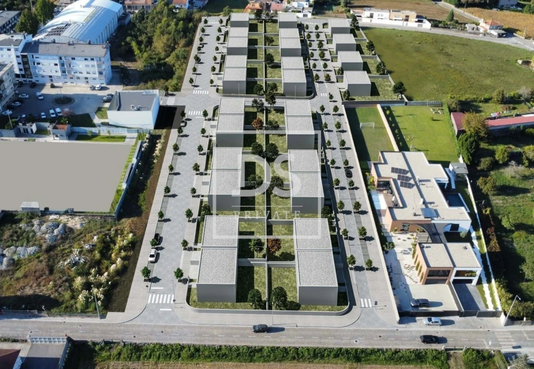 Terreno para Venda em Castêlo da Maia Foto 2