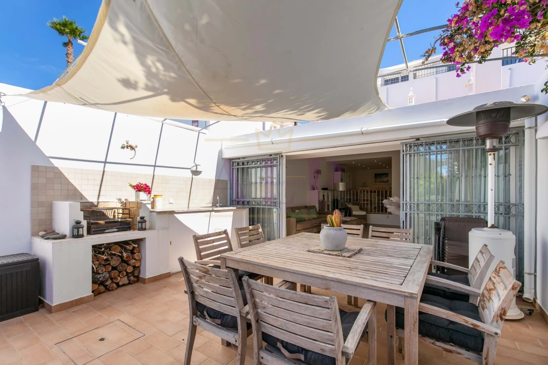 Moradia T2 para Venda em Lagos (São Sebastião e Santa Maria) Foto 17