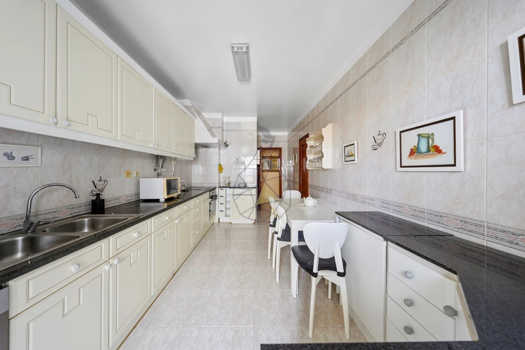 Apartamento T3 para Arrendamento em Portimão Foto 11