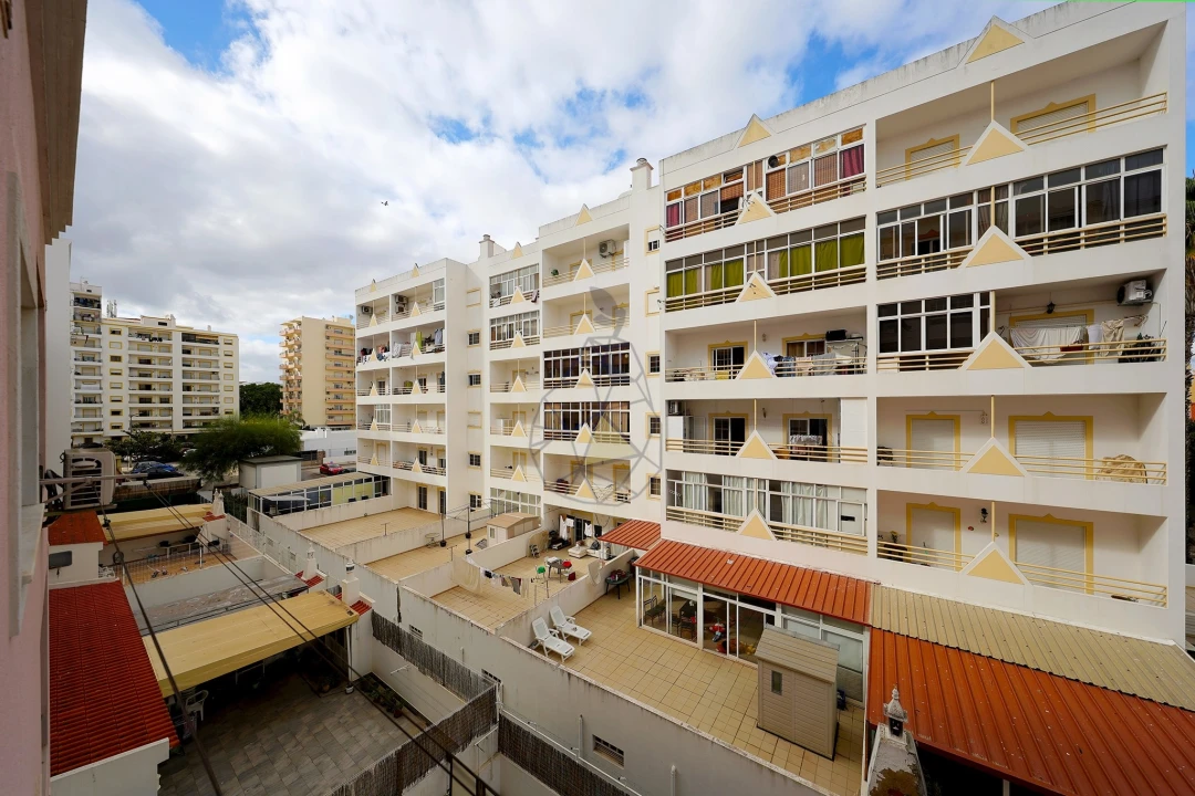 Apartamento T3 para Arrendamento em Portimão Foto 9