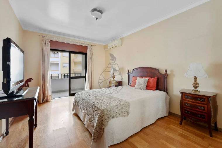 Apartamento T3 para Arrendamento em Portimão Foto 27