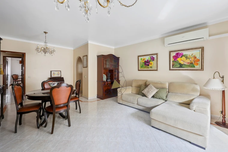 Apartamento T3 para Arrendamento em Portimão Foto 35