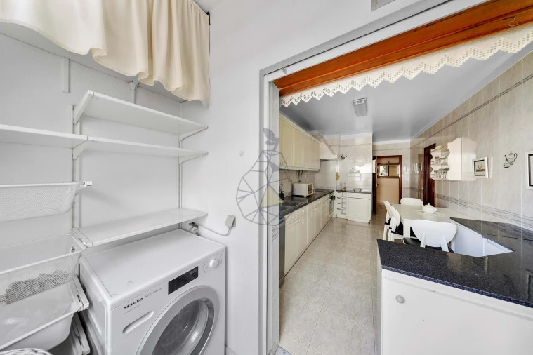 Apartamento T3 para Arrendamento em Portimão Foto 10