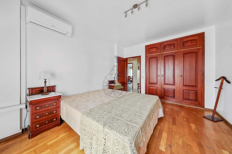 Apartamento T3 para Arrendamento em Portimão Foto 25