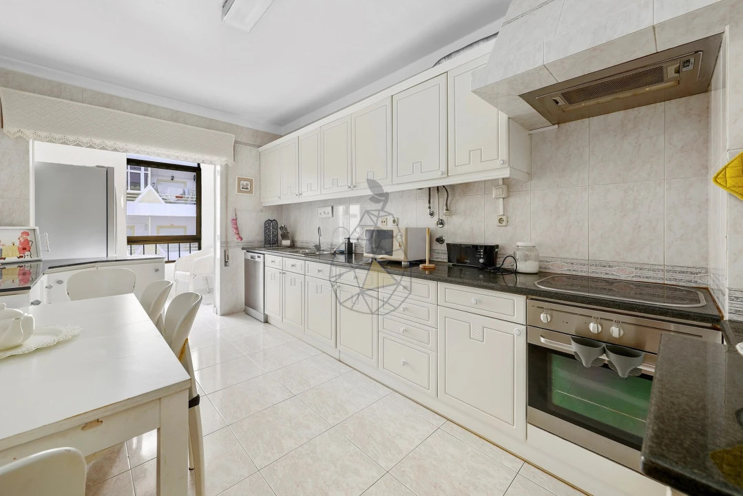 Apartamento T3 para Arrendamento em Portimão Foto 2