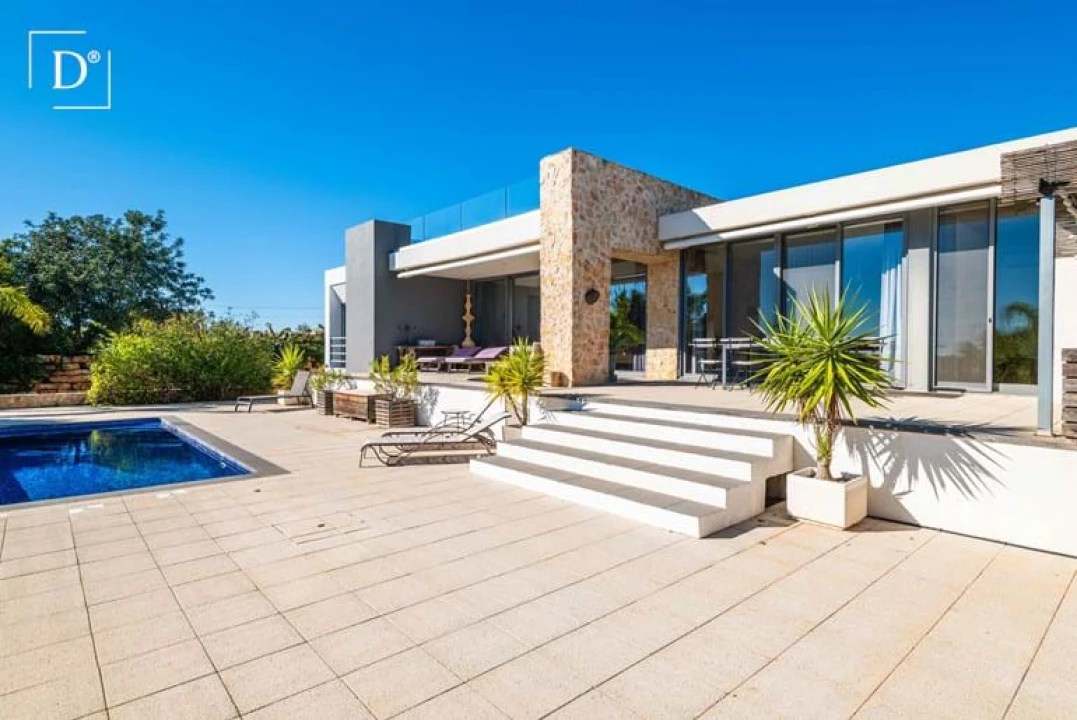 Moradia T4 para Venda em Olhão Foto 1