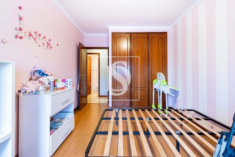 Apartamento T3 para Venda em Grijo Foto 4