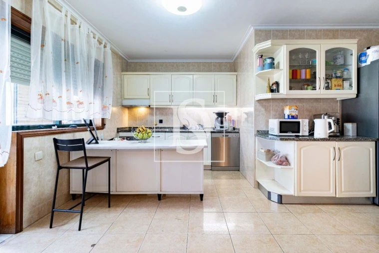 Apartamento T3 para Venda em Grijo Foto 17