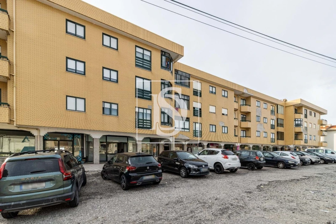 Apartamento T3 para Venda em Grijo Foto 1