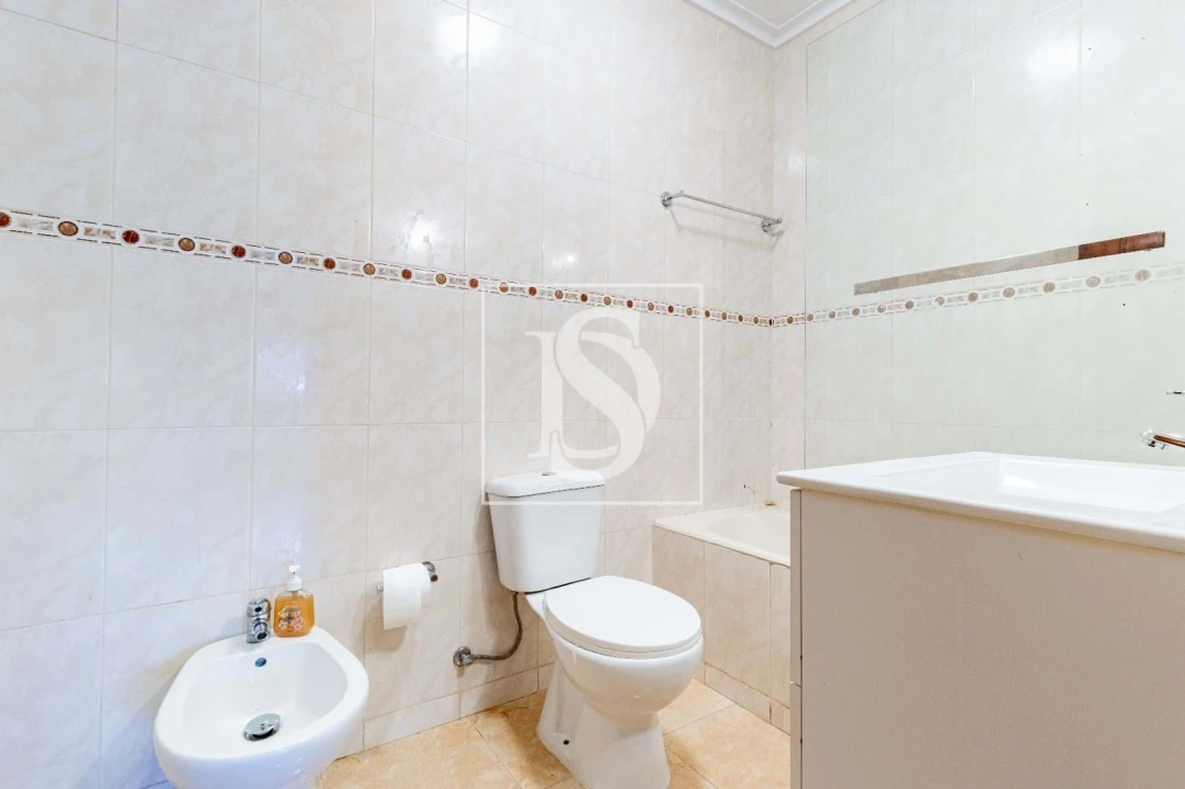 Apartamento T3 para Venda em Grijo Foto 11