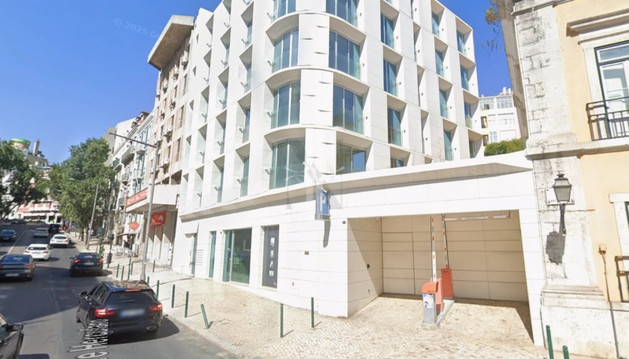 Negócio para Arrendamento em Santo António Foto 1