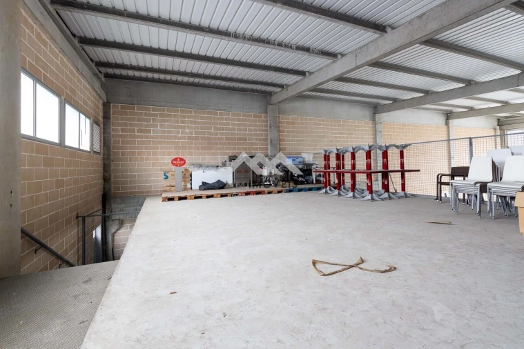 Armazém para Venda em Ermesinde Foto 2