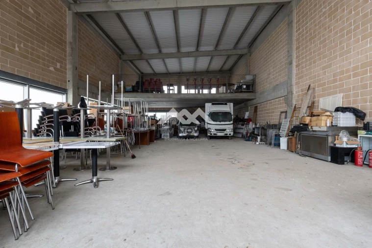 Armazém para Venda em Ermesinde Foto 1