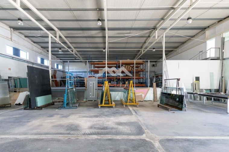 Armazém para Venda em Ermesinde Foto 3