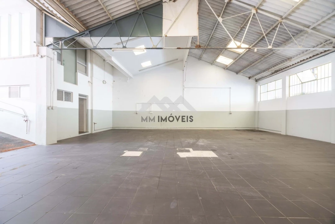 Armazém para Venda em Rio Tinto Foto 2