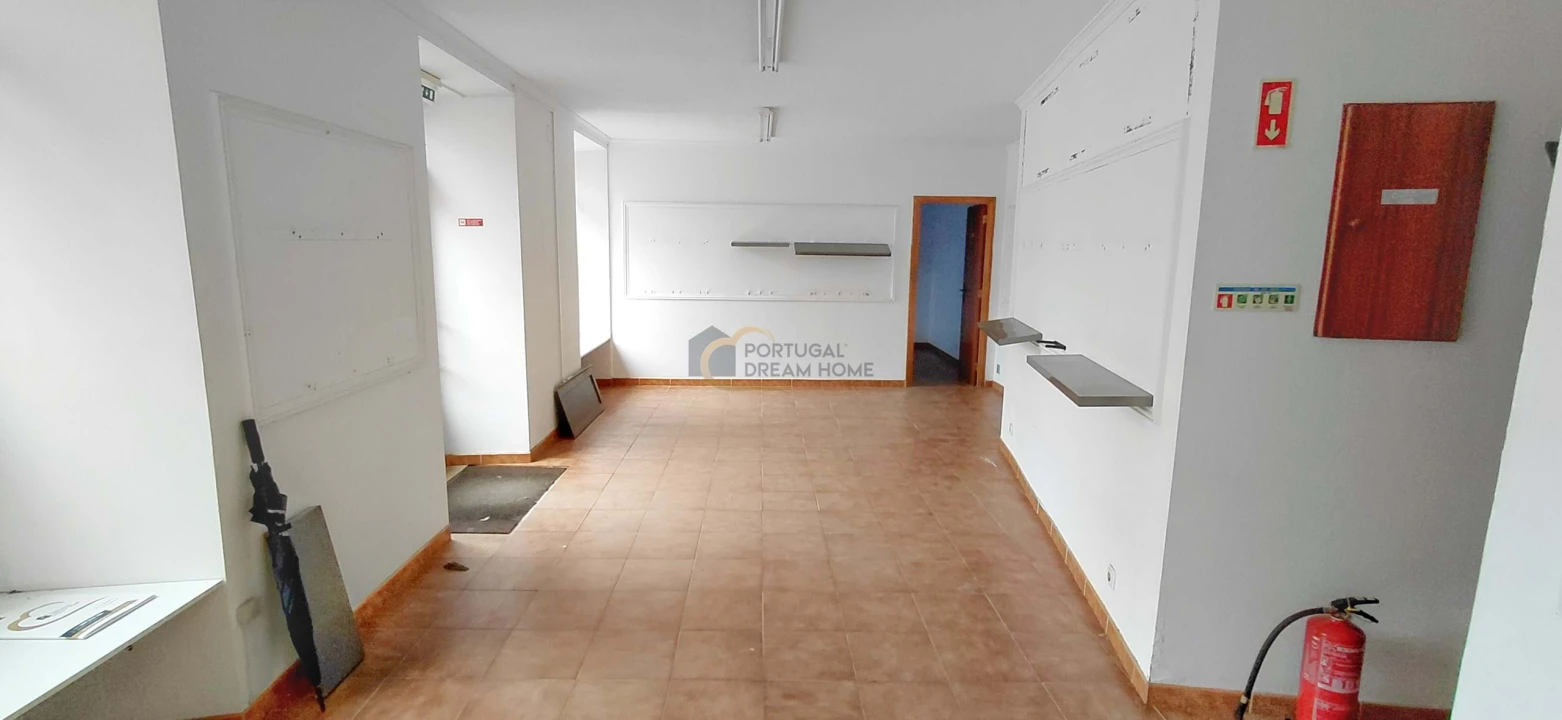 Prédio para Venda em São Bartolomeu de Messines Foto 4