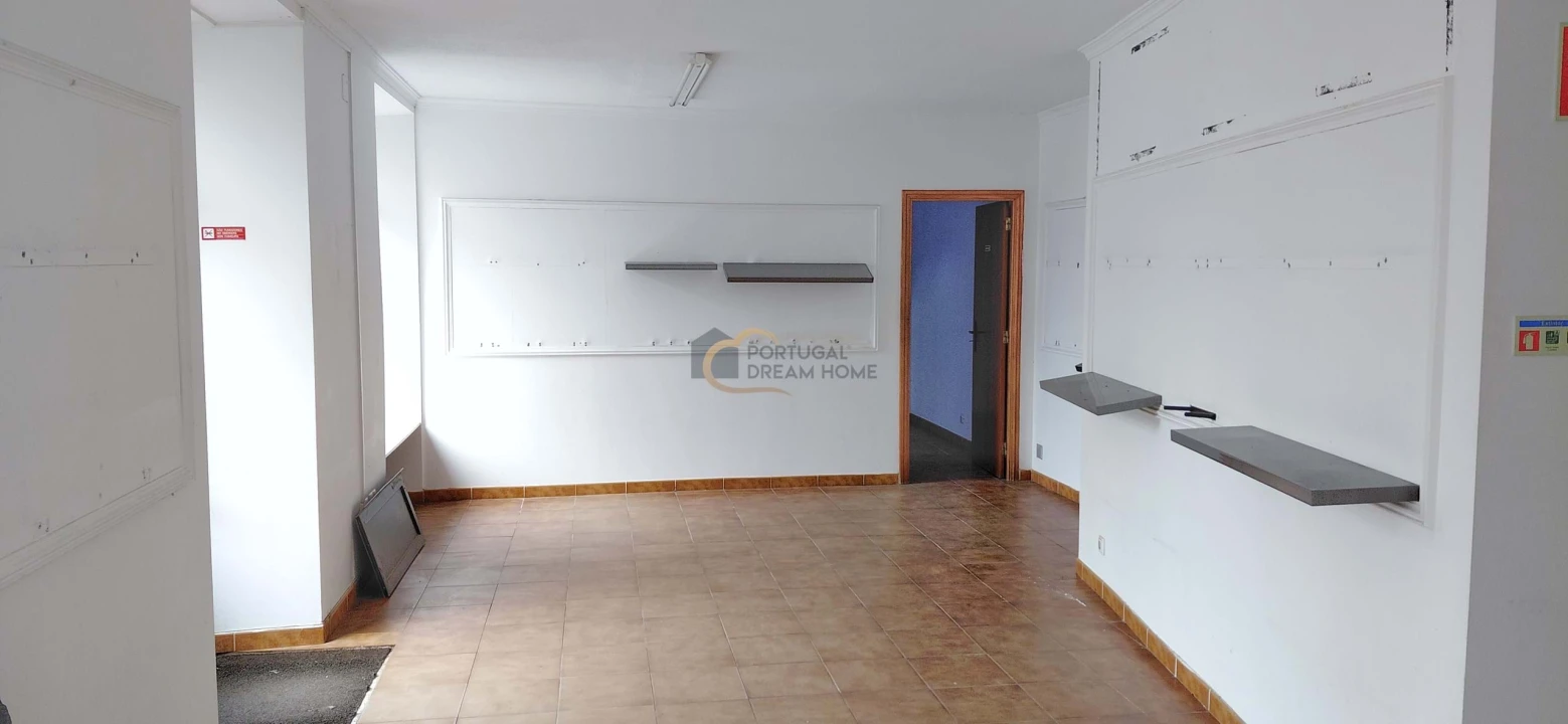 Prédio para Venda em São Bartolomeu de Messines Foto 8