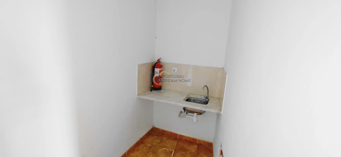 Prédio para Venda em São Bartolomeu de Messines Foto 13