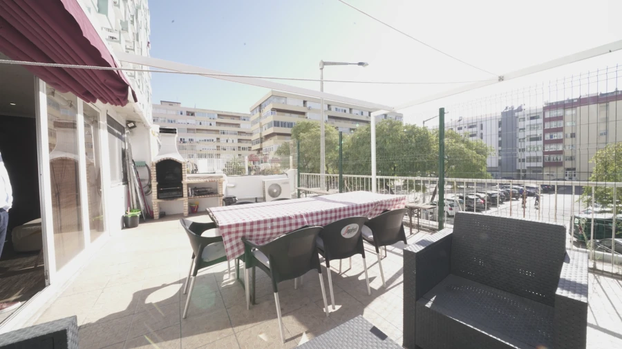 Apartamento T1 para Venda em Costa da Caparica Foto 23