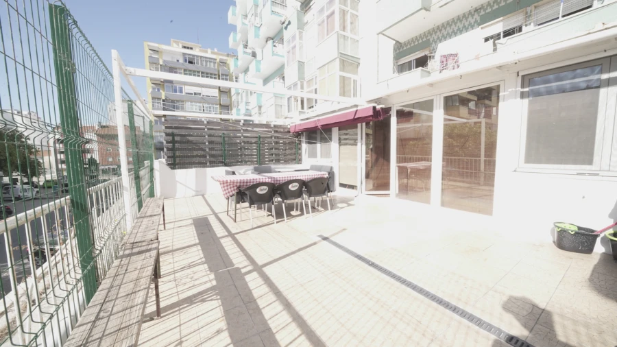 Apartamento T1 para Venda em Costa da Caparica Foto 22
