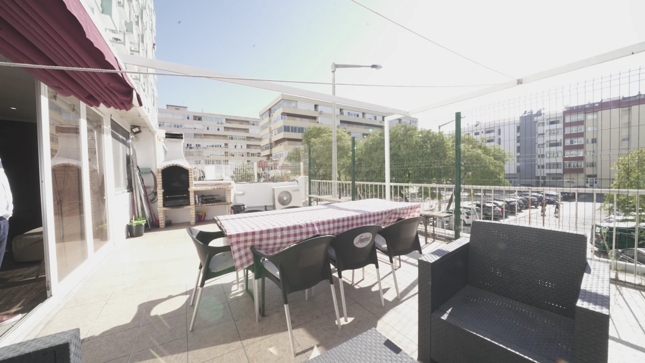 Apartamento T1 para Venda em Costa da Caparica Foto 23